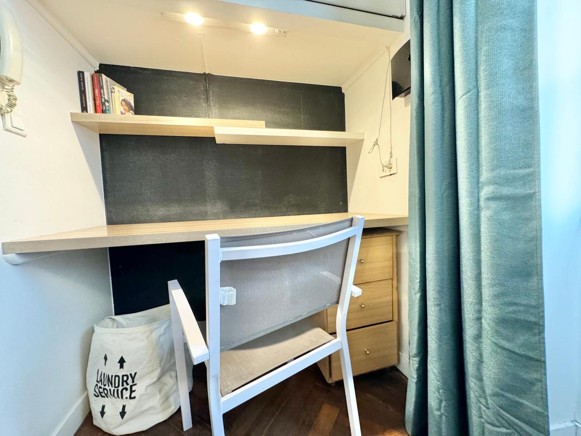 Le Noir Bois Et Blanc - Studio - Wifi - Centre Ville - Entree Autonome แก็งแปร์ ภายนอก รูปภาพ