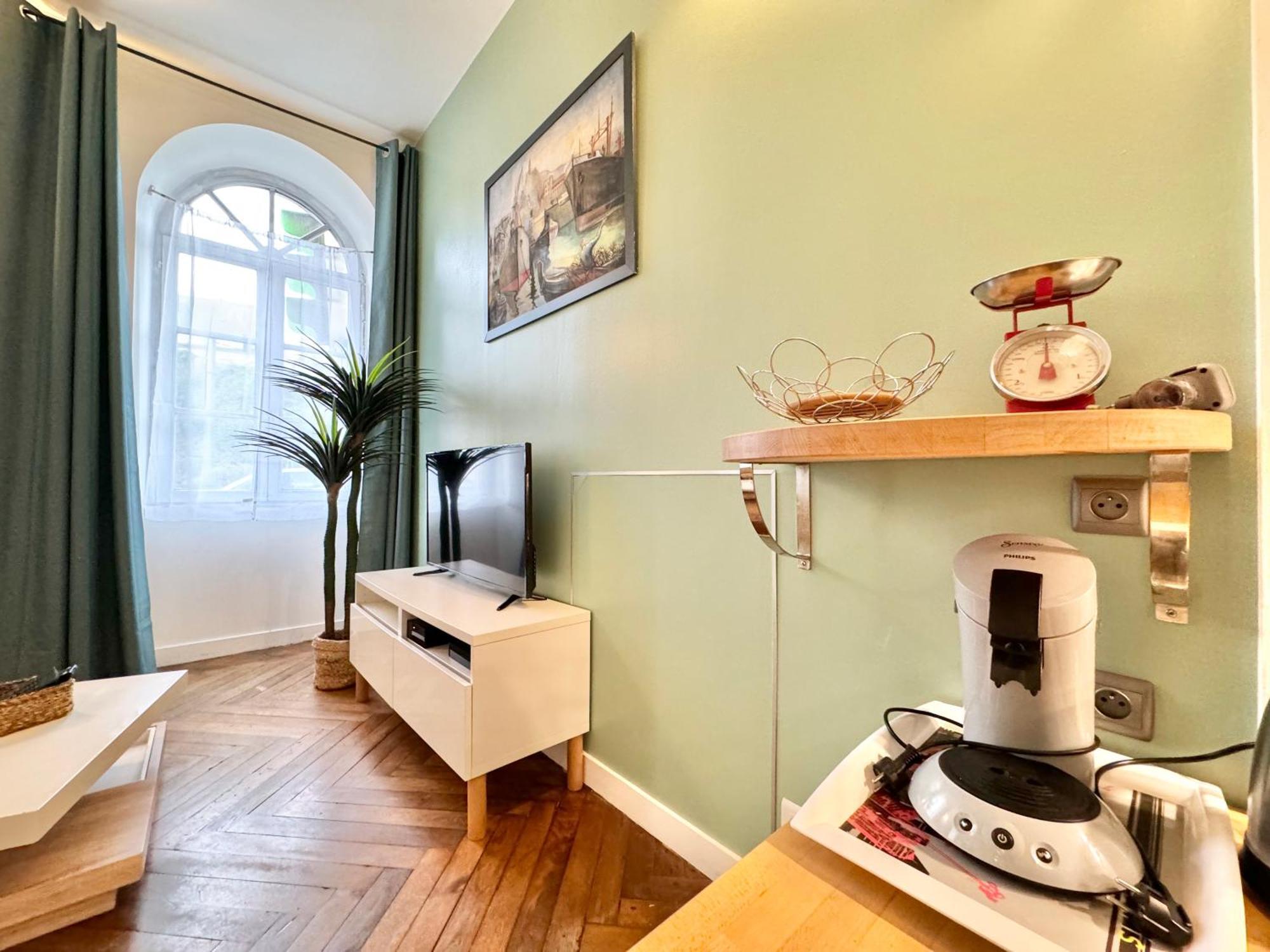 Le Noir Bois Et Blanc - Studio - Wifi - Centre Ville - Entree Autonome แก็งแปร์ ภายนอก รูปภาพ
