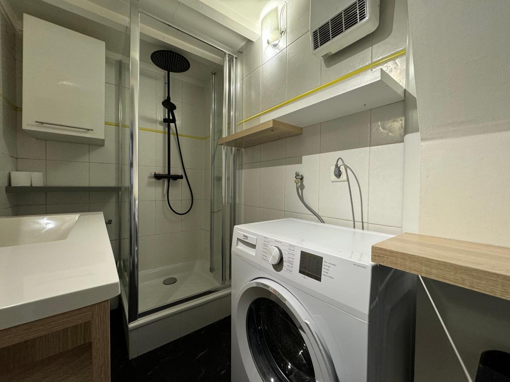 Le Noir Bois Et Blanc - Studio - Wifi - Centre Ville - Entree Autonome แก็งแปร์ ภายนอก รูปภาพ