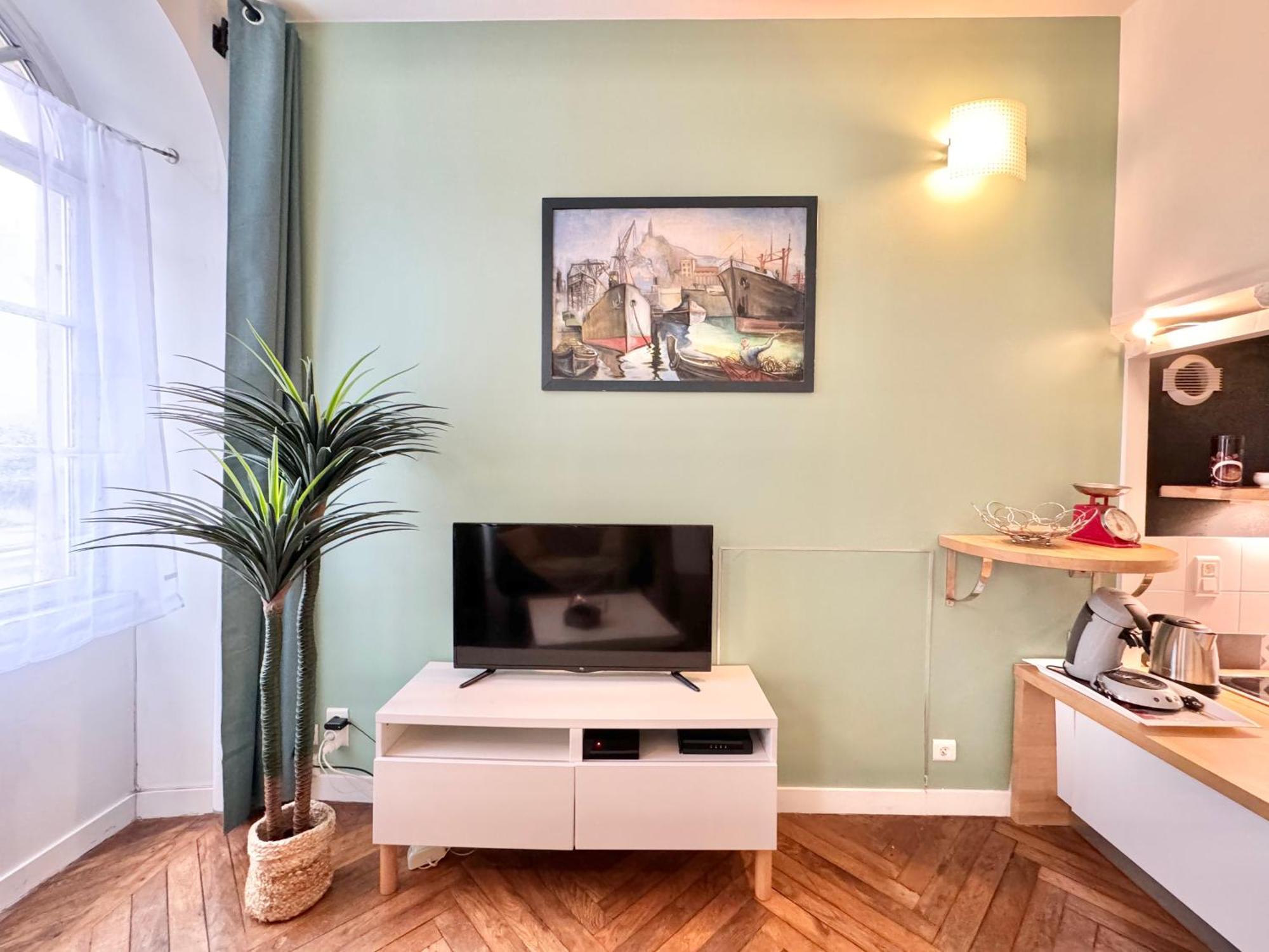 Le Noir Bois Et Blanc - Studio - Wifi - Centre Ville - Entree Autonome แก็งแปร์ ภายนอก รูปภาพ