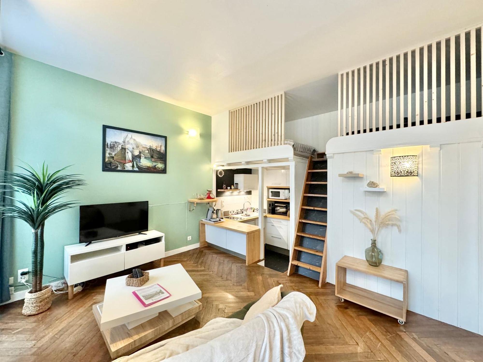 Le Noir Bois Et Blanc - Studio - Wifi - Centre Ville - Entree Autonome แก็งแปร์ ภายนอก รูปภาพ
